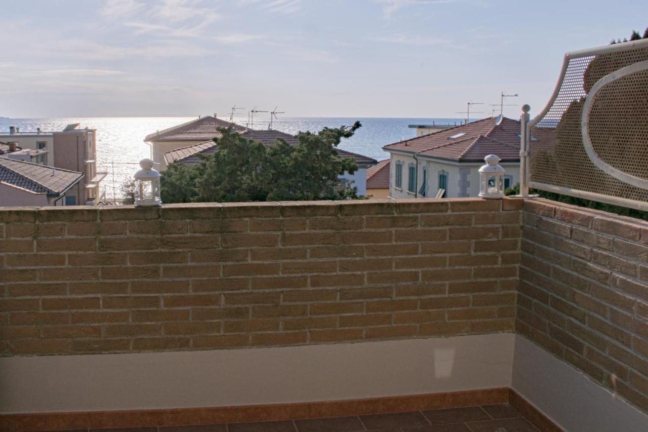 Casa Myconis 68Mq A Due Passi Dal Mare Di San Vincenzo Lägenhet Exteriör bild